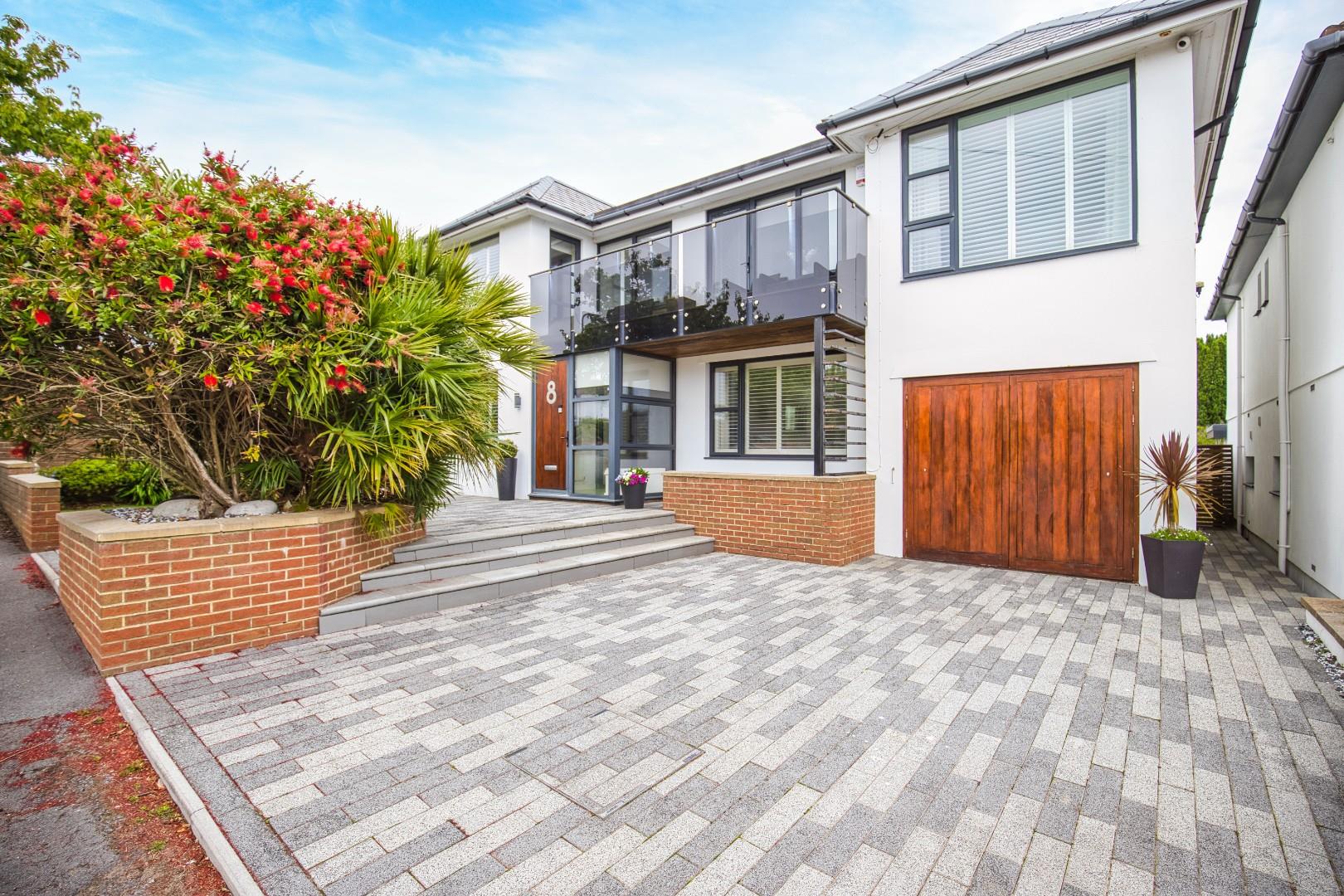 8 Heol-Y-Bryn, Barry, CF62 6SY